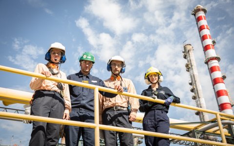 Una imatge d'un grup de treballadors al complex de Repsol. FOTO: CEDIDA.
