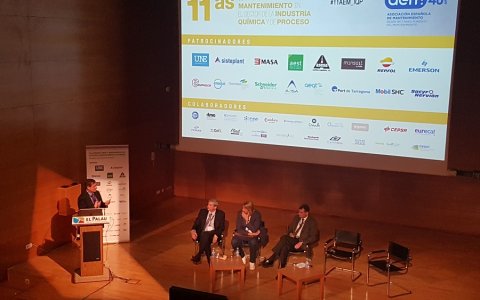 Directius i professionals de la indústria química debaten sobre els nous conceptes i eines en el manteniment al sector. FOTO: CEDIDA.