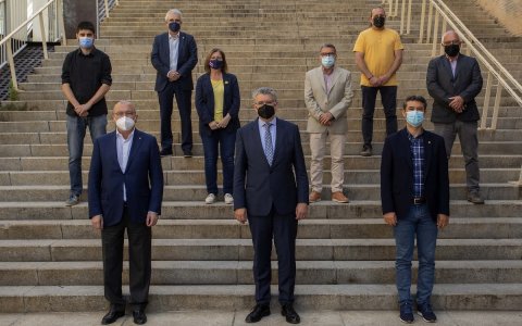 Foto de família dels alcaldes al Palau de Congressos de Tarragona.