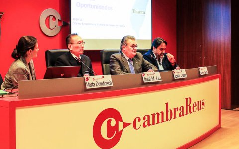Una imatge de la conferència de l'ambaixador de Taiwan a la Cambra de Reus. FOTO: CEDIDA.