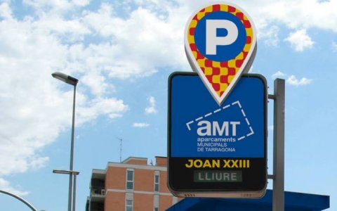 La tarifa plana als aparcaments municipals té com a objectiu dinamitzar el sector comercial.