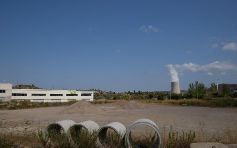 L’emplaçament on els propers mesos s’instal·larà l’empresa 2GBIOFUELS, que transformarà residus de paper en combustible. FOTO: CEDIDA.