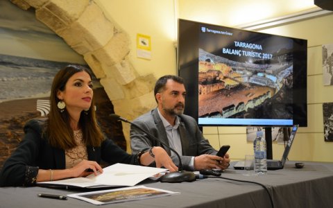 La consellera de Turisme de Tarragona i el gerent del Patronat de Turisme han fet balanç de la temporada. FOTO: CEDIDA.