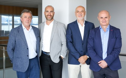 Carles Castilla, director general, acompanyat de Juan Carlos López, Roberto Martínez i José María García, antics delegats territorials i actuals directors de zona. FOTO: CEDIDA.