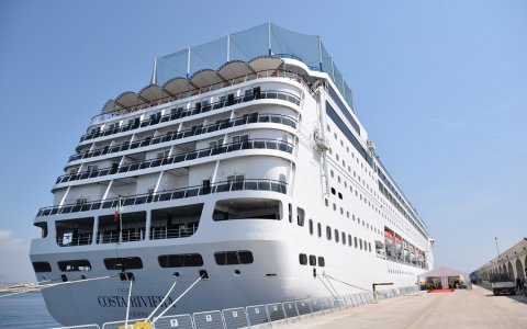 El crecimiento de sector cruceros en Tarragona ha dejado pequeña la actual terminal. FOTO: X.J.