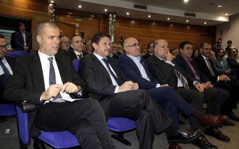 El president del Port de Tarragona, Josep Maria Cruset; l'expresident, Josep Andreu; el delegat del Govern, Òscar Peris, i el subdelegat, Joan Sabaté. FOTO: CEDIDA.