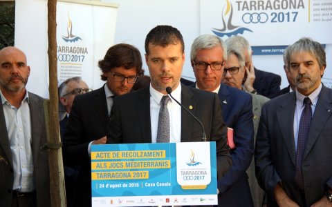 Josep Maria Cruset pronunciant un discurs en un acte dels Jocs Mediterranis. FOTO: CEDIDA.