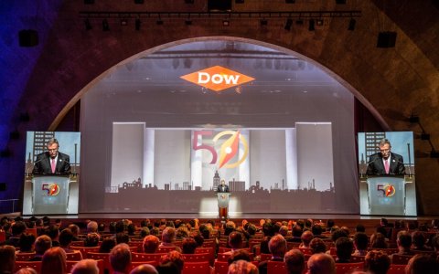 El director de Dow Ibèrica, Anton Valero, durant la seva intervenció en l’acte celebrat al Palau de Congressos de Tarragona.  FOTO: CEDIDA.