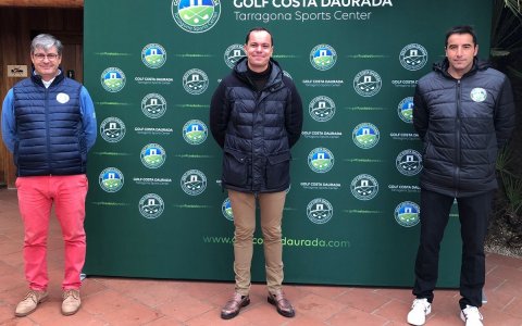 Marc Miquel, president del Golf Costa Daurada, flanquejat per Marc Tarragó, director gerent i Xavi Pueyo, director de Pàdel, Tennis i DiR Golf Costa Daurada.