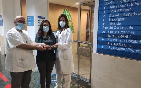 D'esquerra a dreta: José Antonio Garcia, infermer consultor responsable de la Consultoria de Lesions Complexes, Montse Borràs, infermera de Medicina Interna i Montse Pérez, infermera gestora de Cures de la Unitat de Cirurgia i Traumatologia.