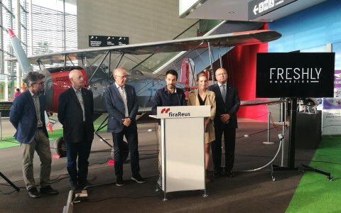 L'acte d'inauguració d'exproReus s'ha fet aquest dimecres amb els emprenedors de Freshly Cosmetics. FOTO: CEDIDA.