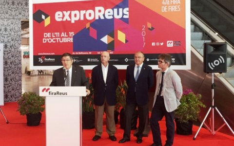 El rector, amb l'alcalde de Reus, Carles Pellicer, el regidor d'Empresa, Marc Arza, i Xavier Colom, President del Comitè Organitzador d'exproReus FOTO: CEDIDA.