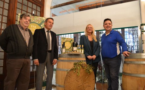 Els organitzadors durant la presentació de la 21a edició de la Fira de l'Oli DOP Siurana. FOTO: CEDIDA.