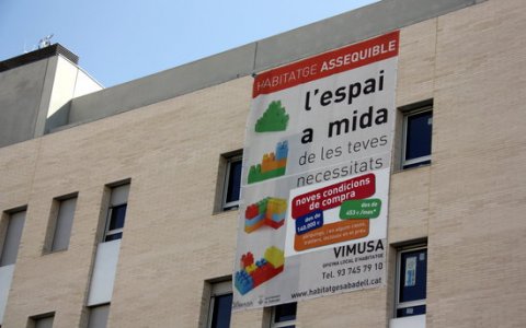Una imatge d'un bloc de pisos en venda. FOTO: ACN.