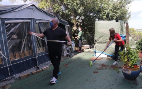 Una imatge d'una família al càmping Trillas. FOTO: ACN.