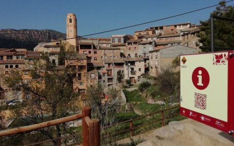 Una imatge d'un dels codis QR instal·lats al Priorat. FOTO: ACN.