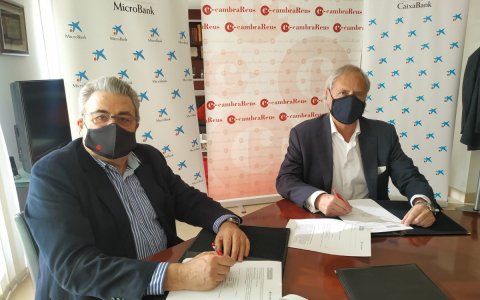 Foto del conveni entre la Cambra de Comer de Reus i MicroBank. FOTO: CEDIDA.