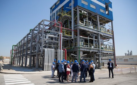 L'acte d'inauguració de la planta d’IQOXE va servir també per anunciar l'ampliació de la producció d'òxid d'etilè. FOTO: CEDIDA.