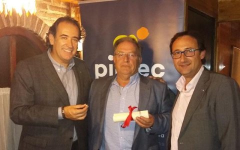 El president de PIMEC Tarragona amb alguns dels homenatjats. FOTO: CEDIDA.