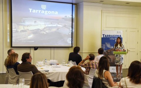La regidora de Turisme, Inma Rodríguez, en una de les presentacions.