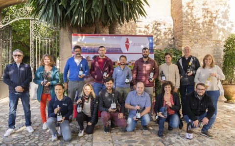 Els viticultors dels diferents cellers que han explicat aquests vins a les instal·lacions de De Muller.