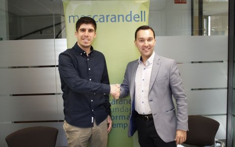 Pablo Mazón i Daniel Rubio, durant la rúbrica de l'acord formatiu. FOTO: CEDIDA.