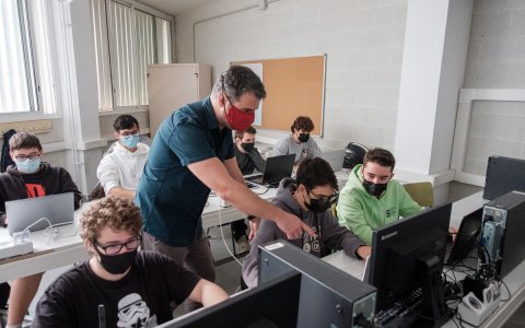 Una classe d'informàtica a l'Institut Baix Camp de Reus.
