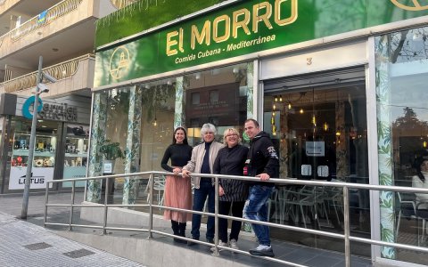 Jorge, Maritza, Lia i Gerardo, propietaris del restaurant.