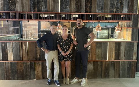 Antonio (pare), Fanni i Antonio (fill), tres apassionats de la gastronomia i ara revolucionant Cambrils amb el Kema.