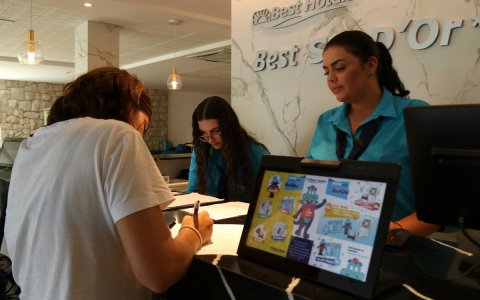 El sector serveis lidera la creació d’ocupació.