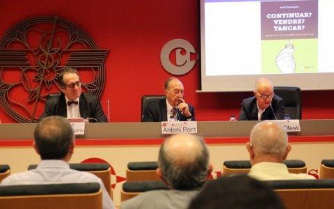 Antoni Pont va acompanyar Jordi Tarragona durant la presentació del seu llibre. FOTO: CEDIDA.