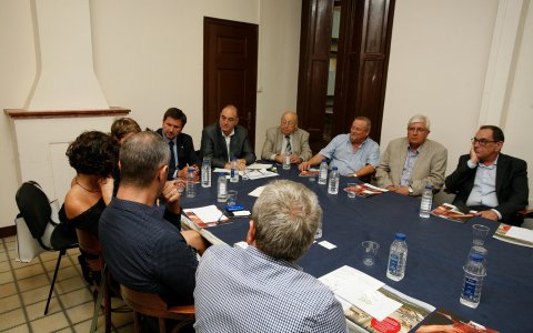 Els representants del Parc Industrial de l'Alt Camp i el president del Port construeixen sinèrgies. FOTO: CEDIDA.