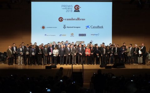 Foto de família dels guardonats a l'edició 2018 dels Premis Cambra.